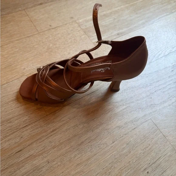 International dance shoes style Mia size 5 (about a 7 1/2 US) - Picture 2 of 7